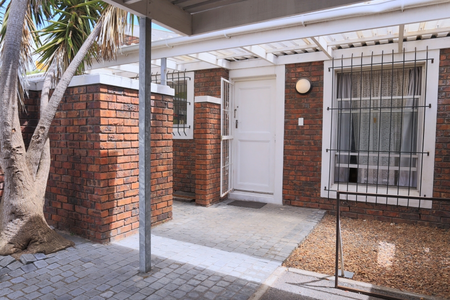 2 Bedroom Property for Sale in Diep River Western Cape